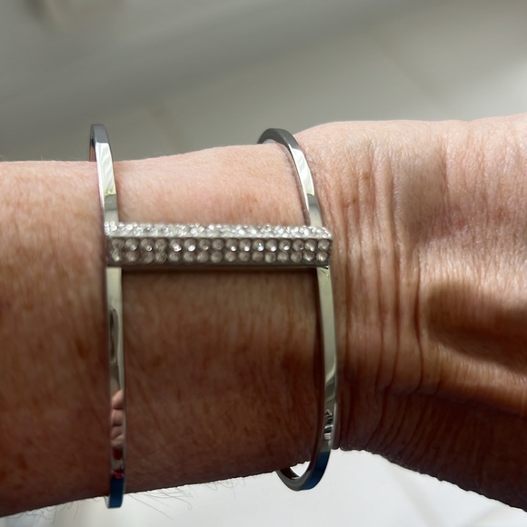 HENRI BENDEL LUXE SILVER TONE HARNESS CUFF ENHANCED WITH CRYSTALS - Picture 2 of 4